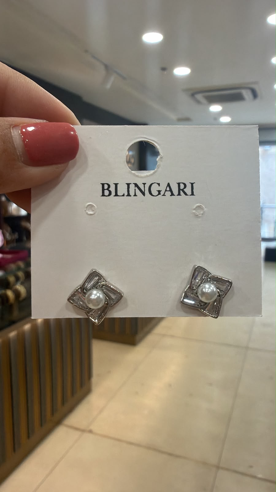 Earring 59026 - - Earrings & Jhumkas - BLINGARI - Media 1