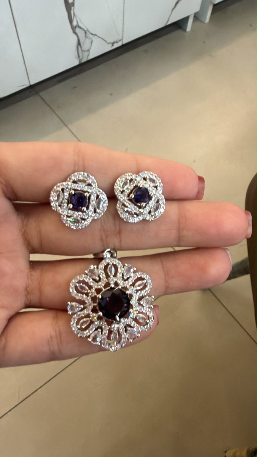 PENDANT SET - Pendants from BLINGARI luxury Indian fashion collection